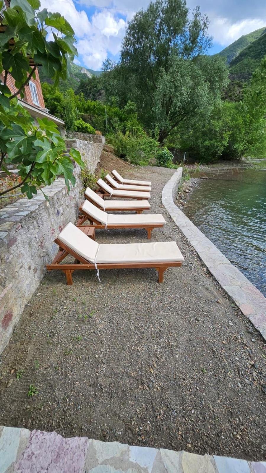 Koman_Lakeview_Apartments Shkodër エクステリア 写真
